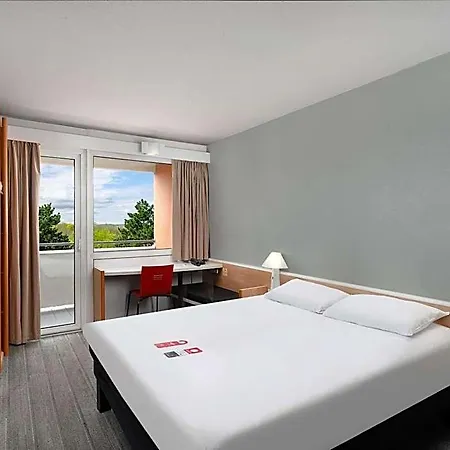Ibis Citysouth 3*