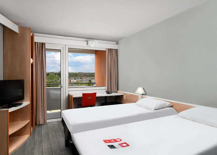 Ibis Citysouth Hotel 3*