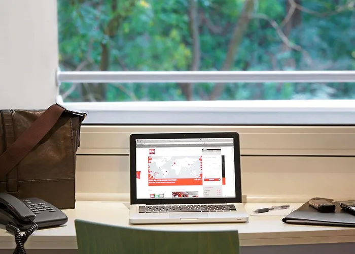 Ibis Citysouth Hotel 3*