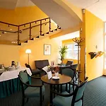 Ibis Citysouth Hotel 3*