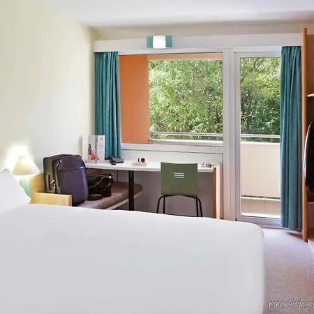 Ibis Citysouth Hotel